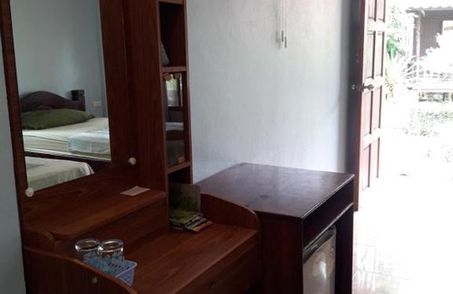 Haad Son Hotel | Jungle Hut Bungalows & Hotel