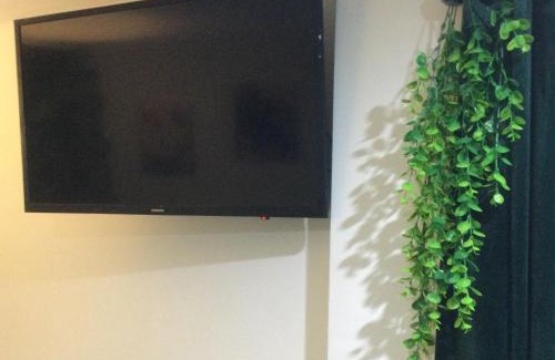 Littlehampton Apartment | Jungle Lodge