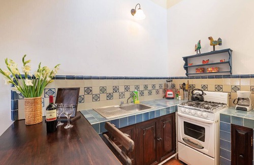 Antigua Guatemala Apartment | Junior apartment with kitchenette near Cental Park