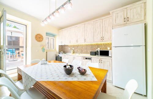 Corfu Town Apartment | Junior Suite with Garden View