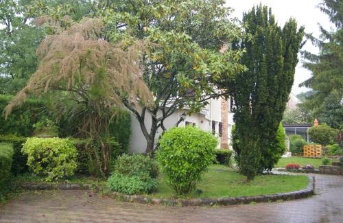 Vulaines-sur-Seine Apartment | Juniper House