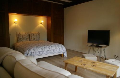 Vulaines-sur-Seine Apartment | Juniper House