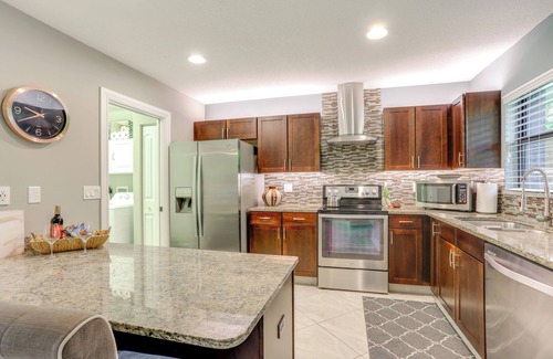 Jupiter Farms Cottage | Jupiter Cottage w/Patio, Gas Grill & Fire Pit!