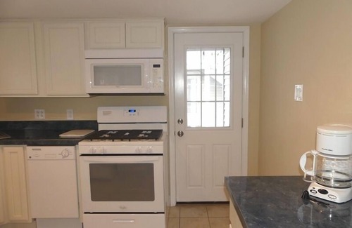 North End Condo | Just 2 blocks from the Ocean City beaches!