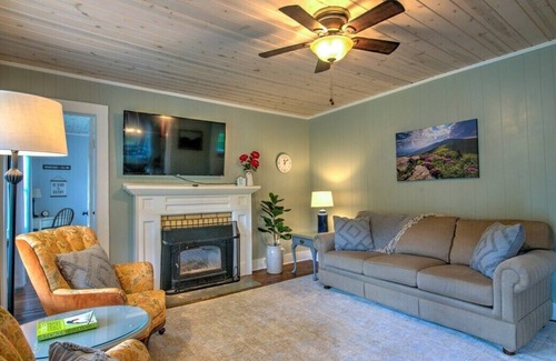 Roan Mountain House | Just a few mins from the State Park, offering an abundance of trails and outdoor activities.