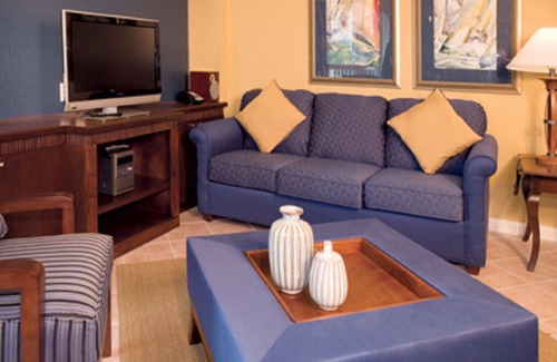 Pompano Beach Resort | Just across from Pompano Beach!