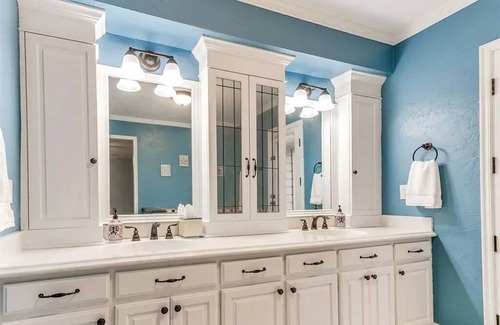 Norman House | Just Like Home #16: Norman 5BD, 4.5 BA, Swimming Pool, Billiards close to campus
