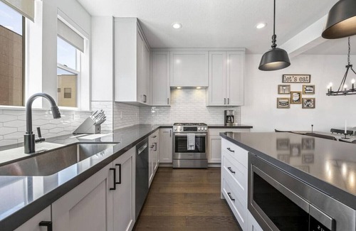 Central Business District House | Just Listed! Modern Downtown Provo Townhome