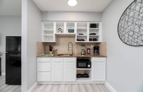 Wilton Manors Apartment | Just Off Wilton Drive! Apt 5