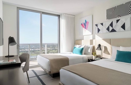 Hollywood South Central Beach Hotel | Just What You Were Looking For! 2 Relaxing Units, Kitchen, Pool, Oceanfront