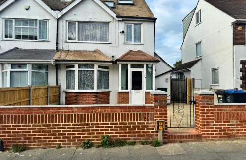 Cliftonville Apartment | JXB HOMES - Lovely and spacious rooms