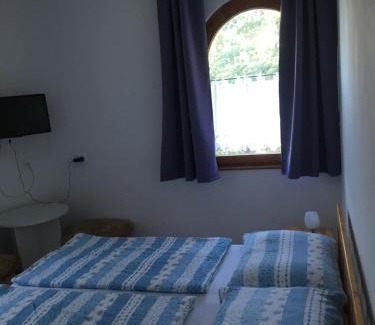 Balatonalmadi Bed & Breakfast | Káptalan vendégház