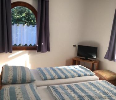 Balatonalmadi Bed & Breakfast | Káptalan vendégház