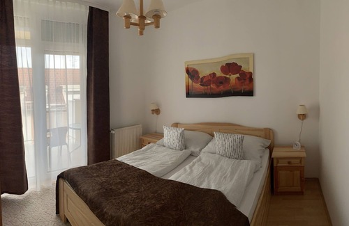 Heviz House | KŐNIG APARTMAN III. 300 MÉTERRE A TERMÁL TÓTÓL!