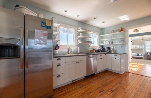 Powells Point House | K9999 Sawyers Lodge - Historic Home on the Sound, Pool, Boat Launch, Kayaks!