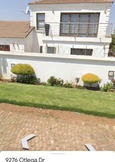 Kagiso House | Kagiso lodge and spa