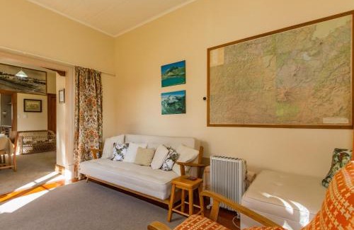 Rangataua House | Kaha Cottage - Rangataua Holiday Home