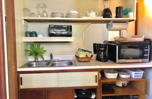 Kailua Apartment | Kailua Beachside Studio - Tropical Breeze