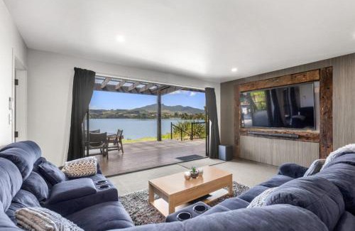 Raglan House | Kaitoke Retreat & Studio