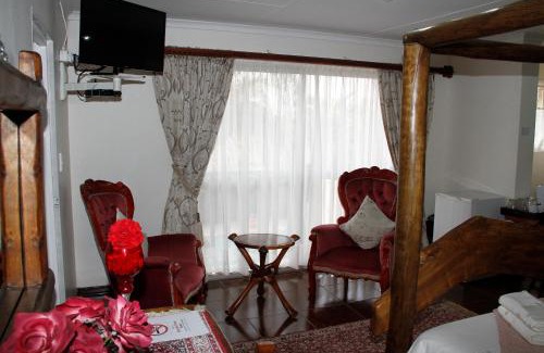 Emalahleni House | Kalahari Guest House