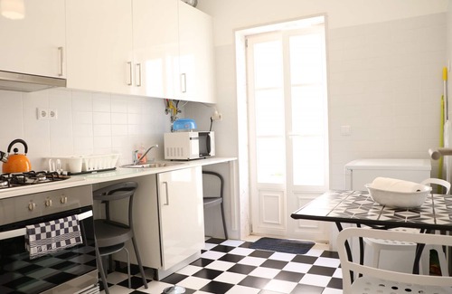 Santa Maria Maior Apartment | Kalathos House 2 with Terrace By Gt House