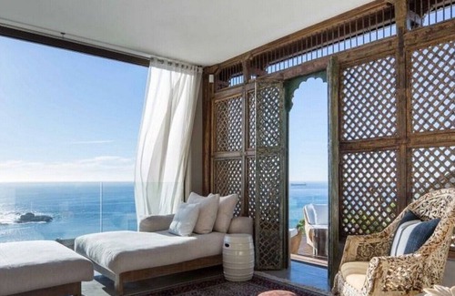 Camps Bay Villa | Kaleidoscope - Unveiling a Luxury Retreat Beyond Imagination