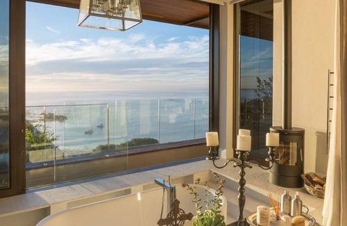 Camps Bay Villa | Kaleidoscope - Unveiling a Luxury Retreat Beyond Imagination