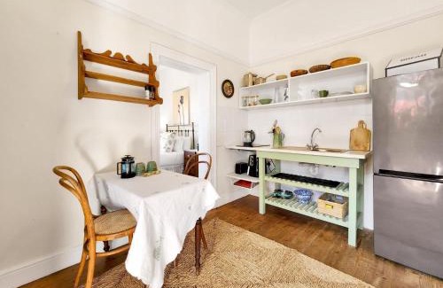Kalk Bay Apartment | Kalk Bay Cottage with Patio Harbour View