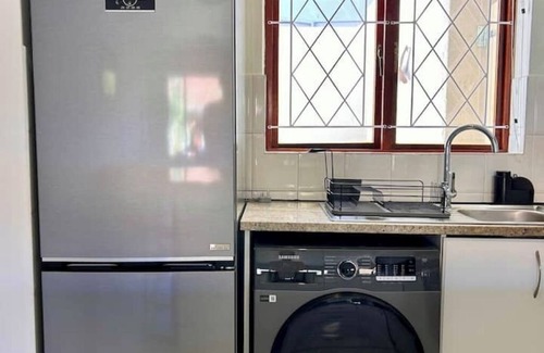 Kalk Bay Apartment | Kalk Bay Secure Seaside Apartment