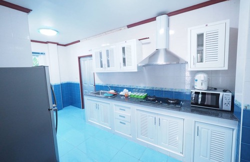 Phu Khao Thong Villa | Kamalar Palace Longstay house