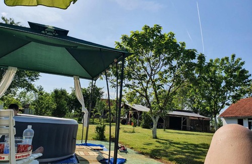 Vojnic Other | Kamp Giovanna