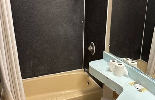 Gainesville Hotel | Kampus Inn by OYO Gainesville - University Area