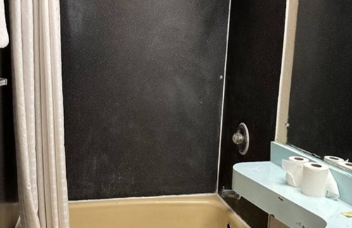 Gainesville Hotel | Kampus Inn by OYO Gainesville - University Area