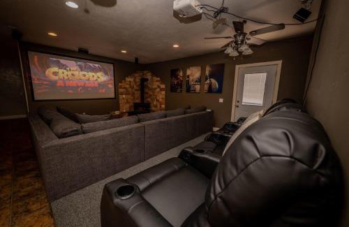 Kanab House | Kanab Family Retreat with Theater & Hot Tub