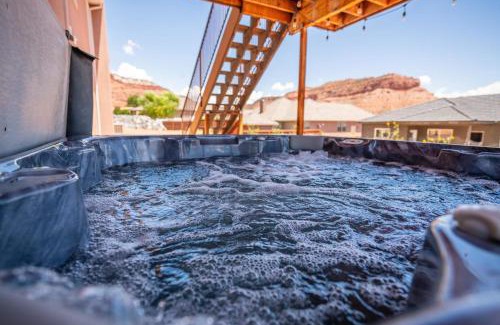 Kanab House | Kanab Family Retreat with Theater & Hot Tub