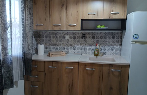 Kallikratia Cottage | Kanela House ,cottage near the beach with very large grassed yard