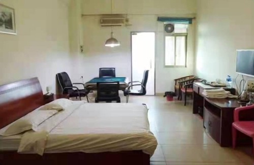 Houjie Hotel | kang tai gong yi