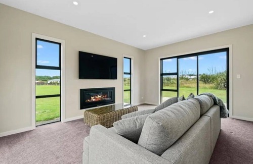 Waitarere Beach House | Kanuka Retreat-waitarere Beach- Outdoor Fireplace