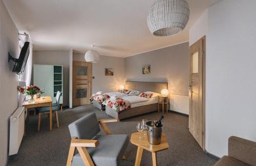 Kolesin Hotel | Karczma Taberska