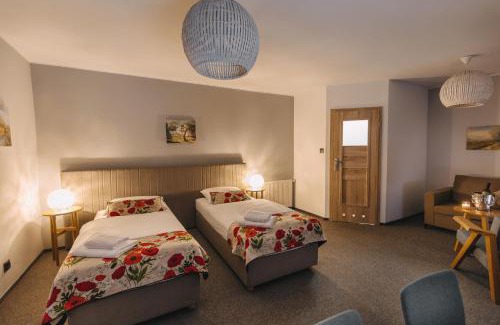 Kolesin Hotel | Karczma Taberska