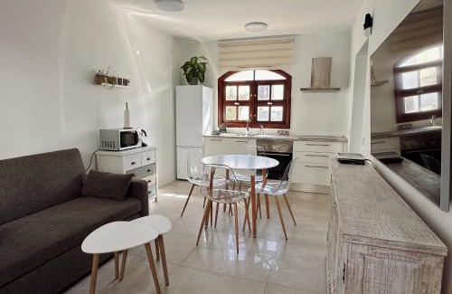 Playa Honda Apartment | Karibu by Kamili Lanzarote