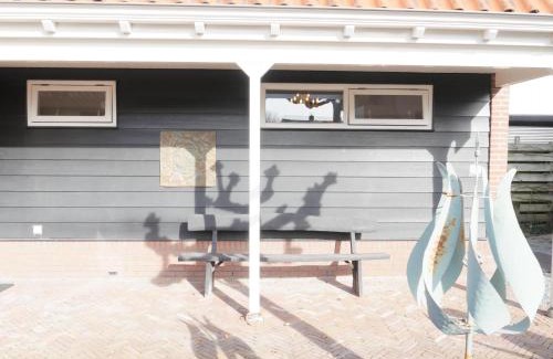 Tuitjenhorn House | Karibu