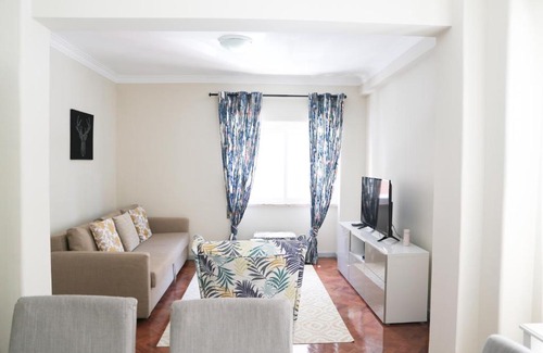 Paco De Arcos Apartment | Karioca Homes
