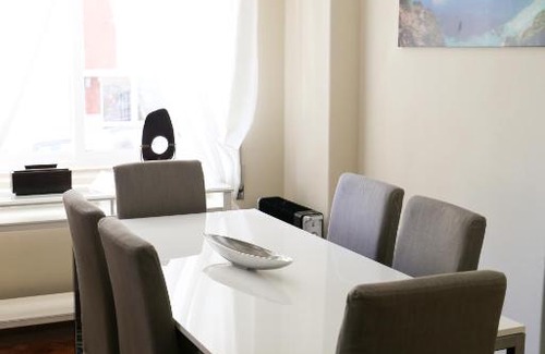 Paco De Arcos Apartment | Karioca Homes