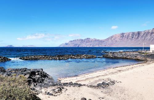 Caleta de Famara House | Karma Famara 1 a 25m del mar
