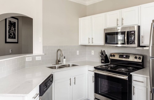 Pearland Apartment | Kasa | Inviting 2BD in South Houston | Pearland