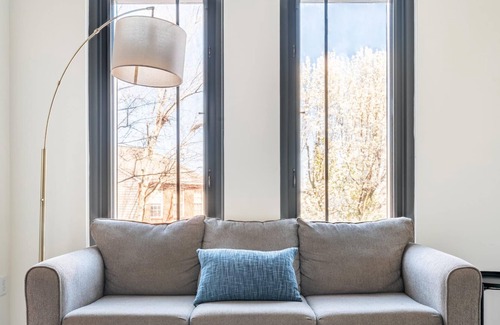 Del Ray Apartment | Kasa | Welcoming 1 BD + Amenity Access | Alexandria