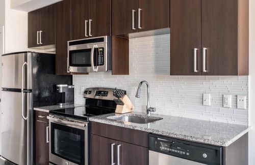 Del Ray Apartment | Kasa | Welcoming 1 BD + Amenity Access | Alexandria