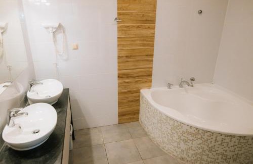 Krosno Hotel | Kasztelan