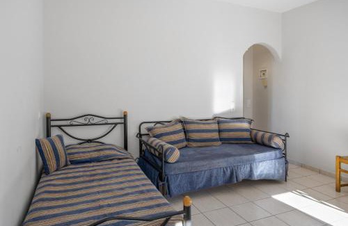 Merichas Apartment | Katerina Irida Kythnos